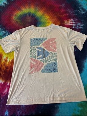 Amazon White Short Sleeve Tee with Pink and Blue Graphic